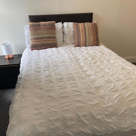 Lovely Room In Bristol 5 מראה חיצוני תמונה