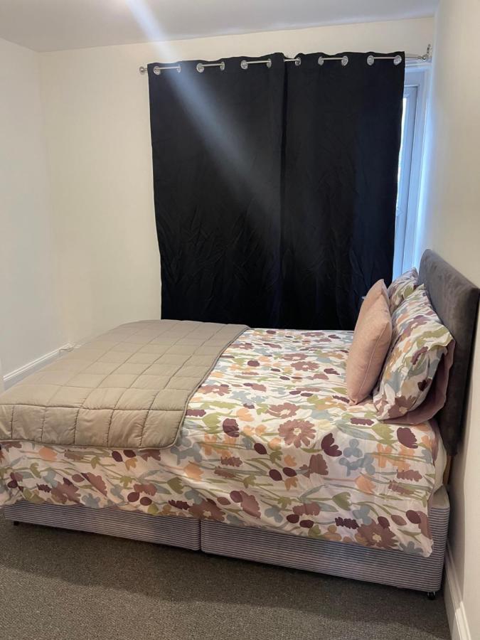 Lovely Room In Bristol 5 מראה חיצוני תמונה