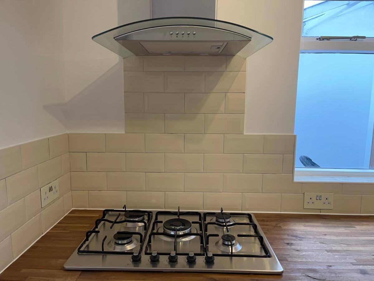 Lovely Room In Bristol 5 מראה חיצוני תמונה