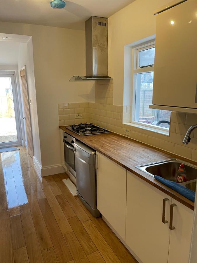 Lovely Room In Bristol 5 מראה חיצוני תמונה