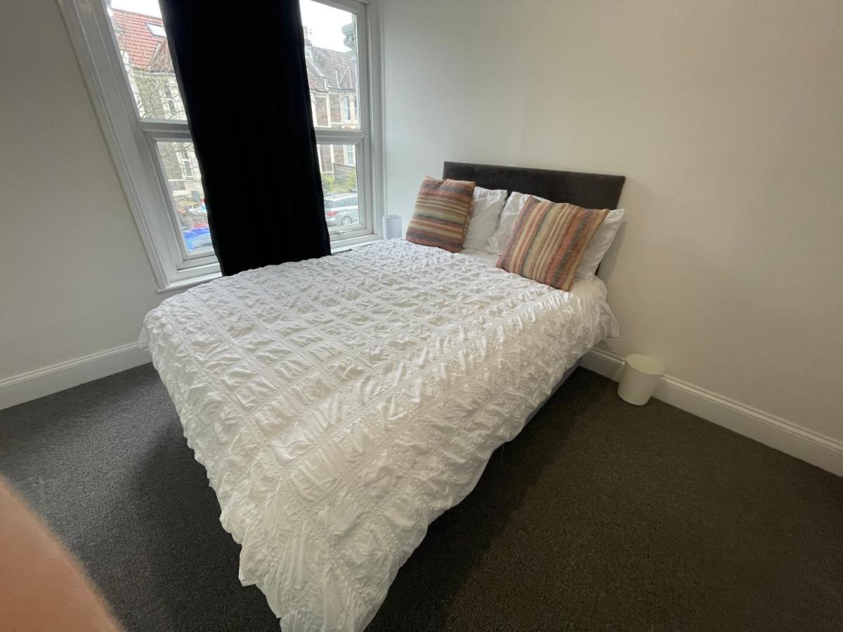 Lovely Room In Bristol 5 מראה חיצוני תמונה